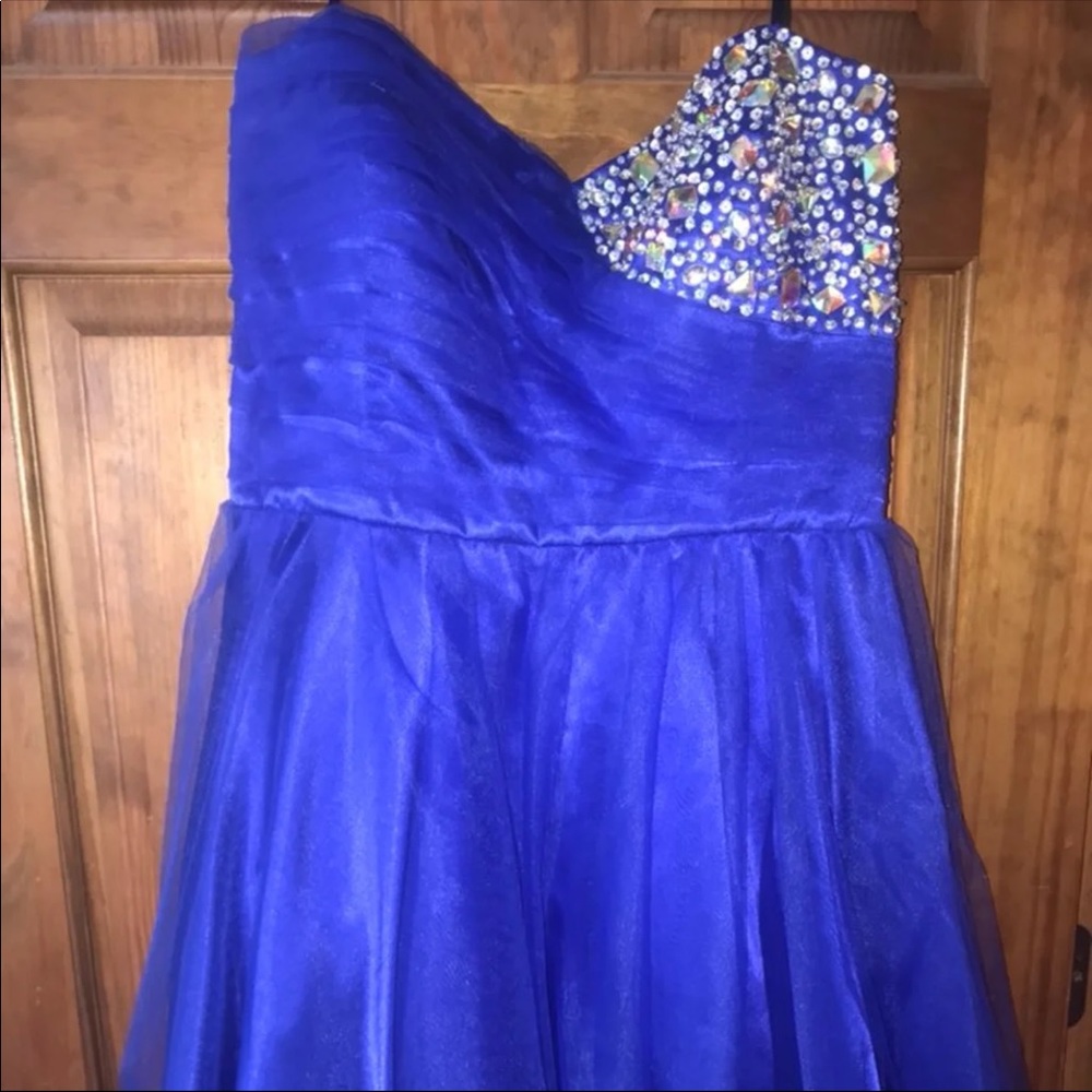Strapless homecoming dress